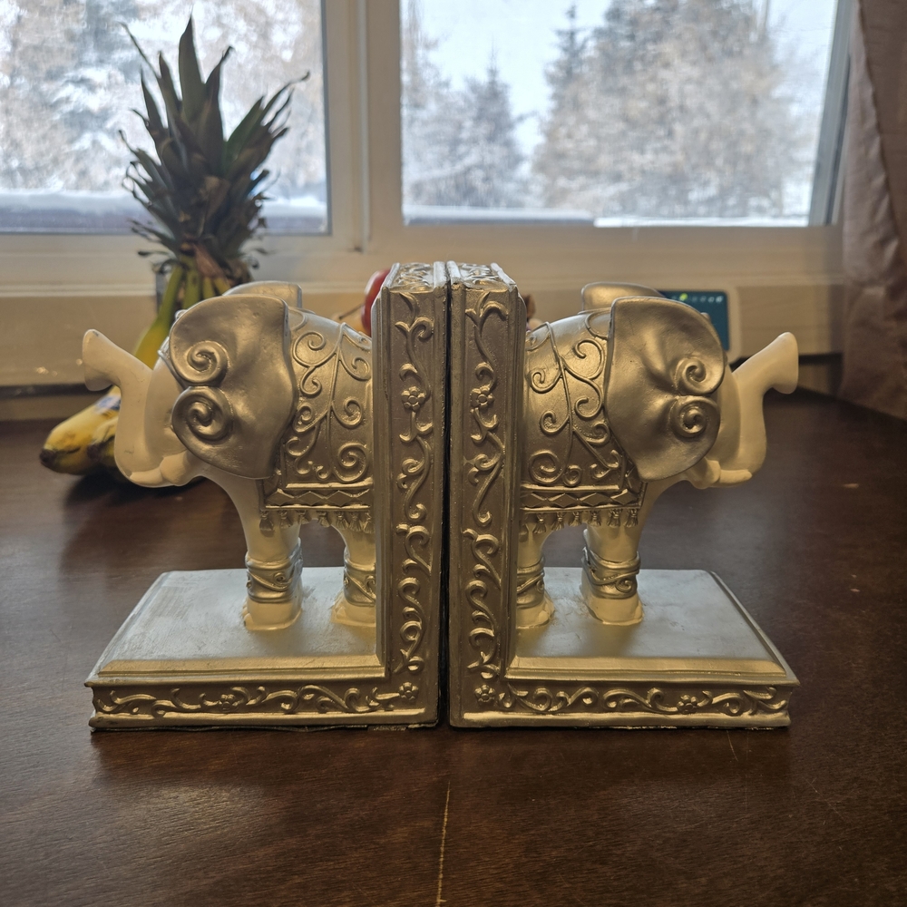 Elegant Elephant Bookends Home Decor Silver White Shelf - Picture 3 of 6